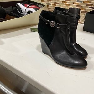 COACH LEATHER ANKLE  WEDGE HEEL BOOT WITH ZIPPER
